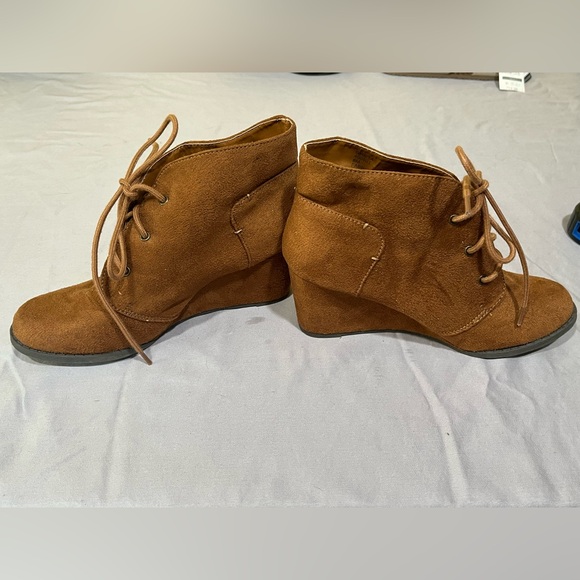 Brown like new condition wedged booties. - Picture 6 of 7